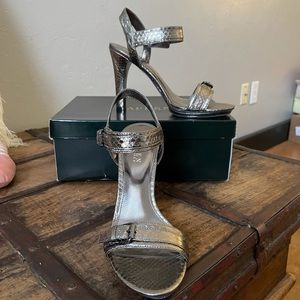 Beautiful pair Lauren Hazel heels size 8.5B